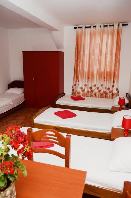 Guest House Lukac Бар Екстериор снимка