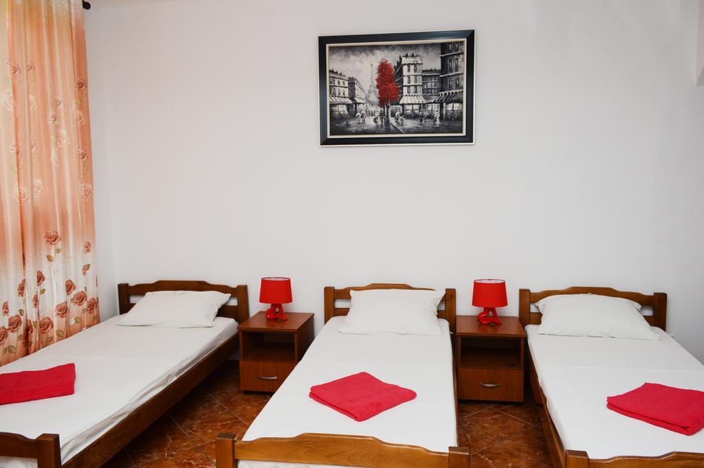 Guest House Lukac Бар Екстериор снимка