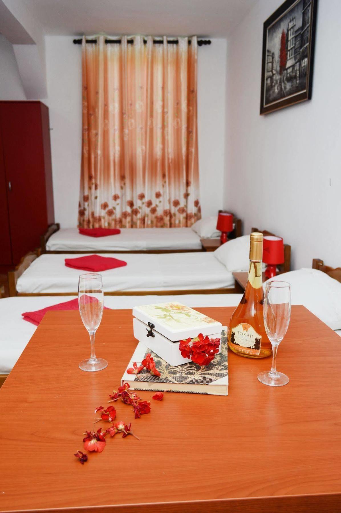 Guest House Lukac Бар Екстериор снимка